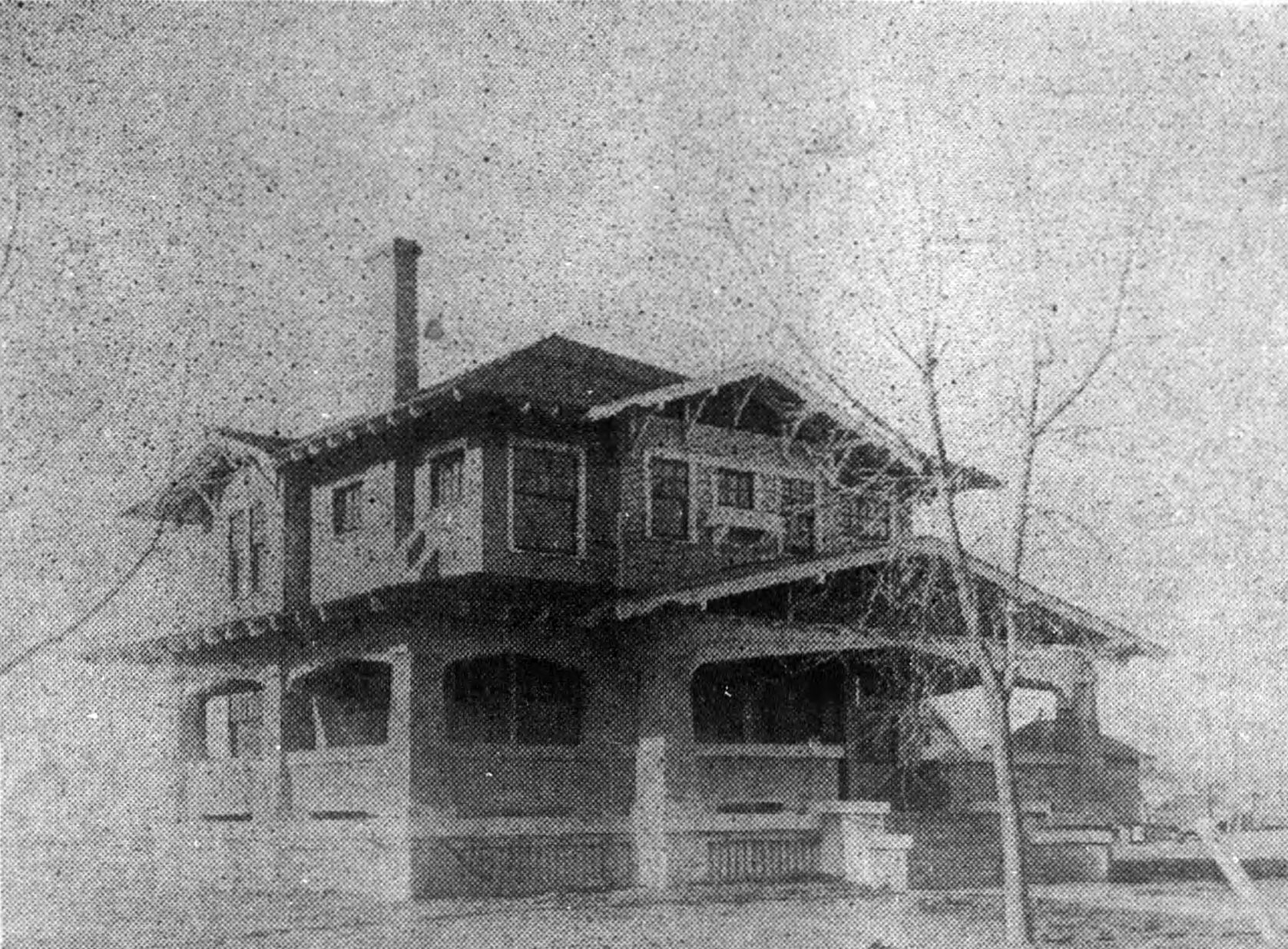 Robert Conway house — 804 N. Broadway